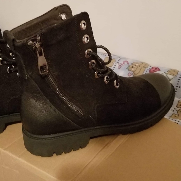 Black 10.5 men combat boots - Picture 1 of 7